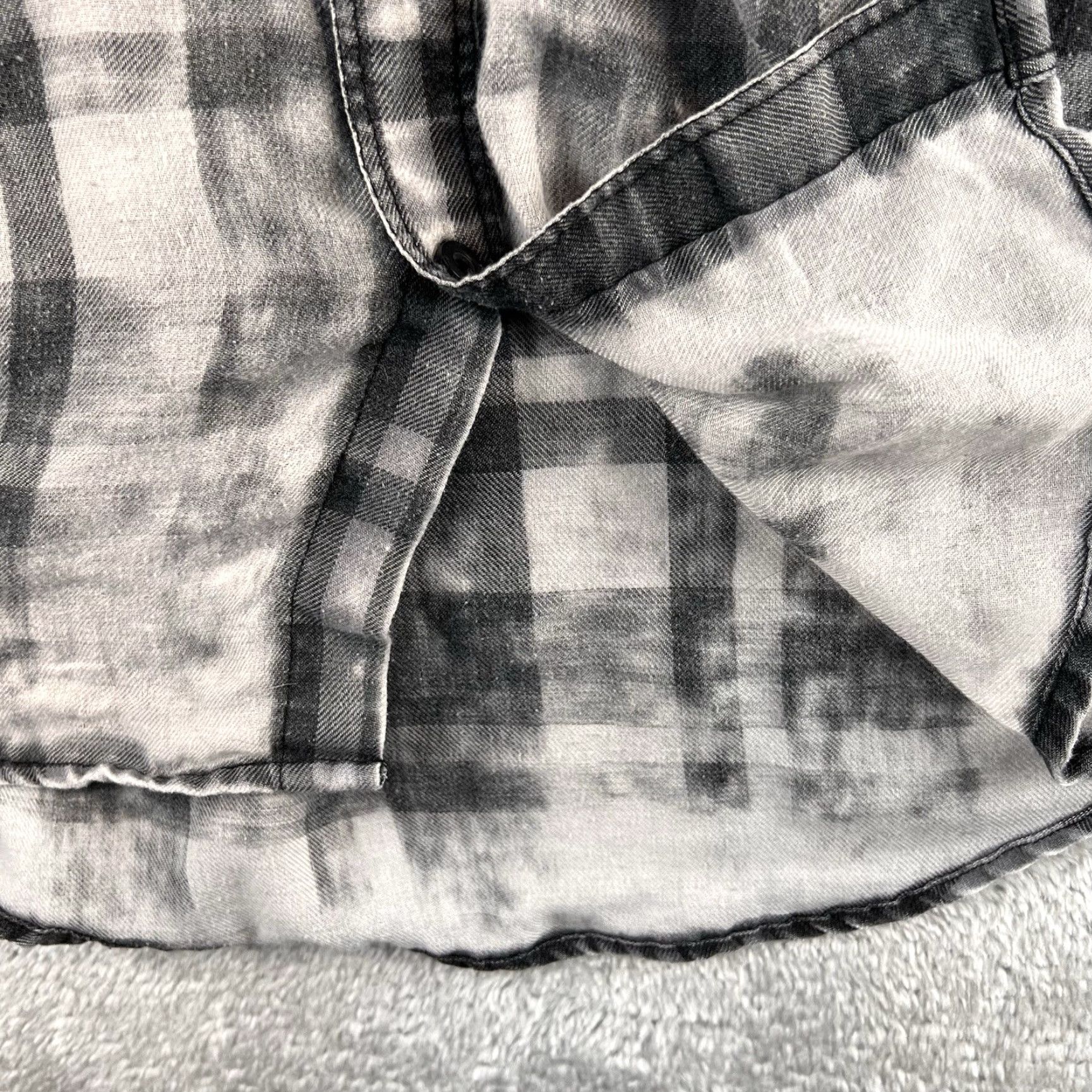 Vintage XXX RUDE Shirt Mens L Black Gray Plaid Long Sleeve Button Up Size US L / EU 52-54 / 3 - 7 Thumbnail