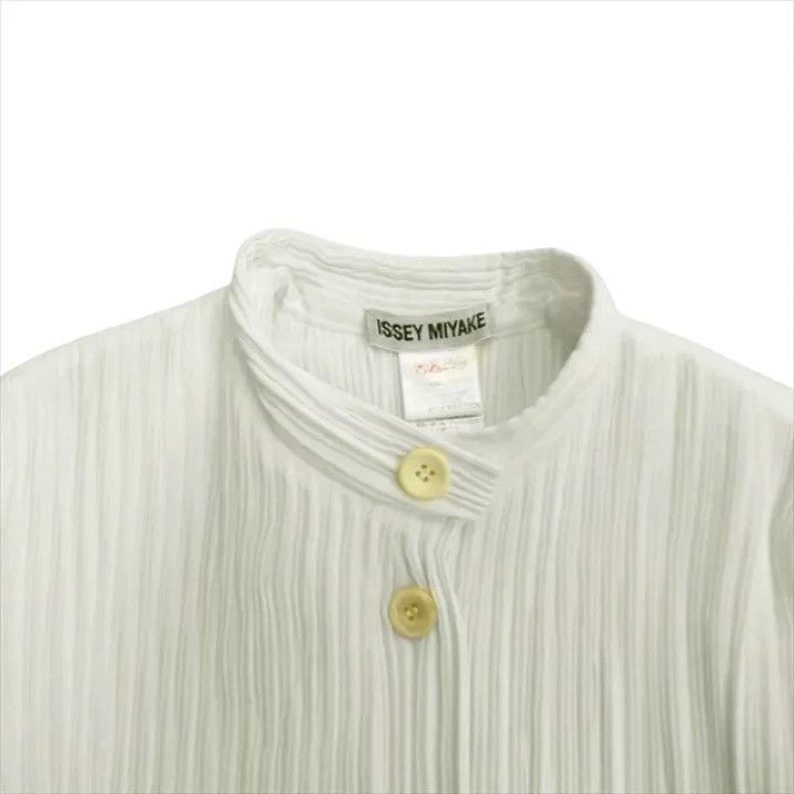 Issey Miyake Issey Miyake White pleated coat Size M / US 6-8 / IT 42-44 - 3 Thumbnail