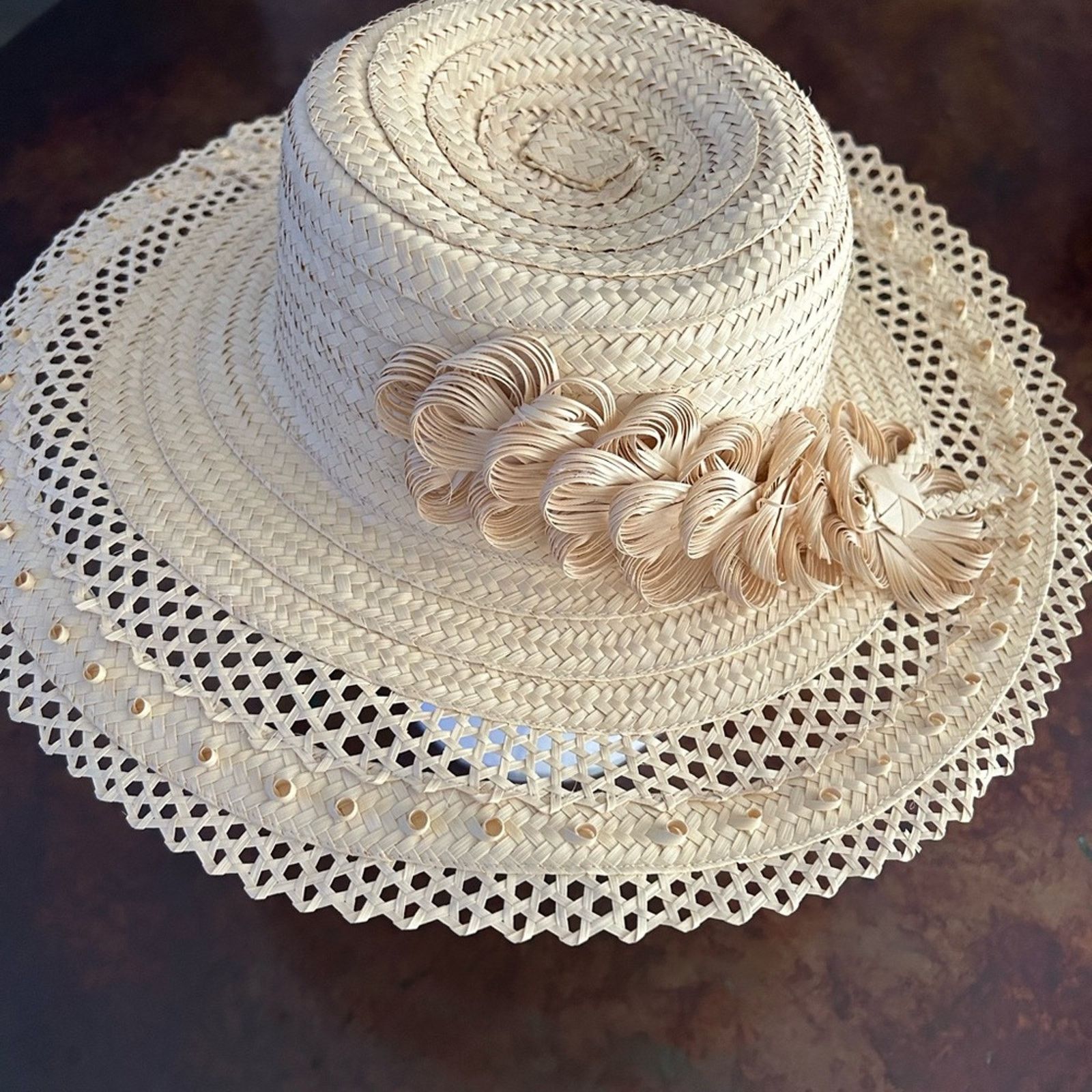 & Other Stories Handmade straw women’s hat with reticulated brim Size ONE SIZE - 2 Thumbnail