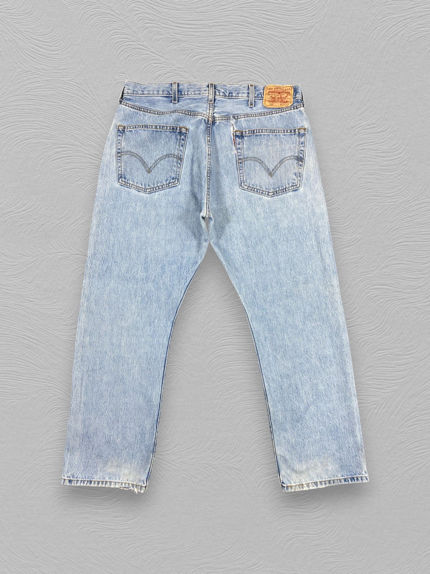 Levi's 90's Light Blue Vintage Levi's 501 Jeans 37x29 Denim -JN2428 Size US 37 - 2 Thumbnail