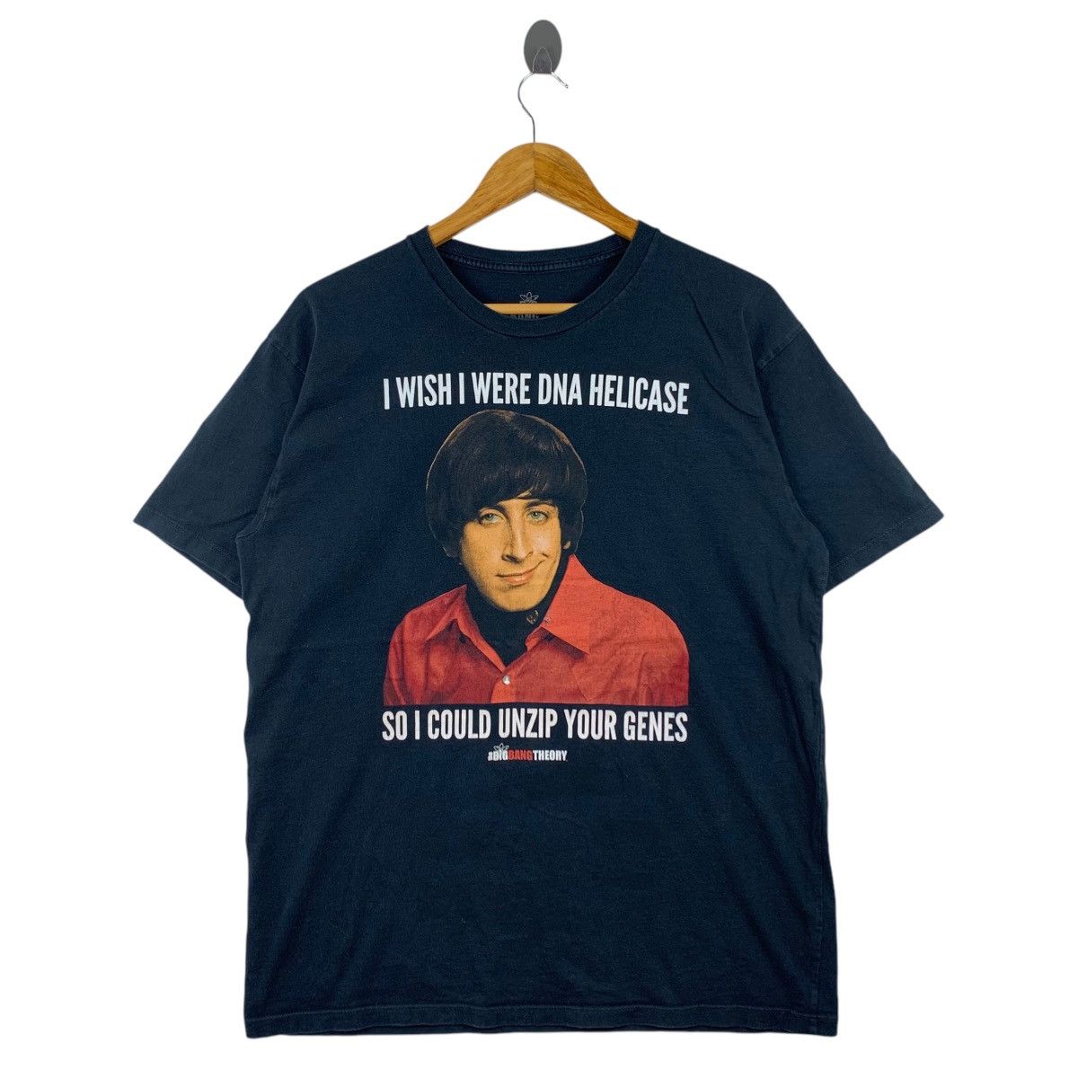 Vintage BIG BANG THEORY Howard Wolowitz Dialogs Print Black Shirt Size US XL / EU 56 / 4 - 1 Thumbnail