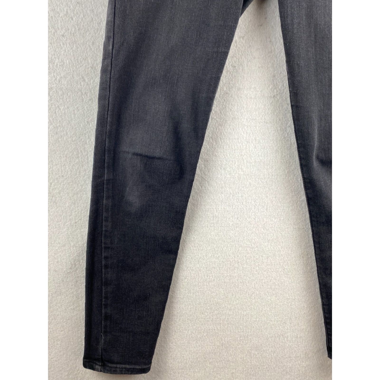 Levi's Levis 711 Skinny Jeans Womens 28 X 30 Black Mid Rise Stretch Denim Dark Wash Size 28" / US 6 / IT 42 - 6 Thumbnail