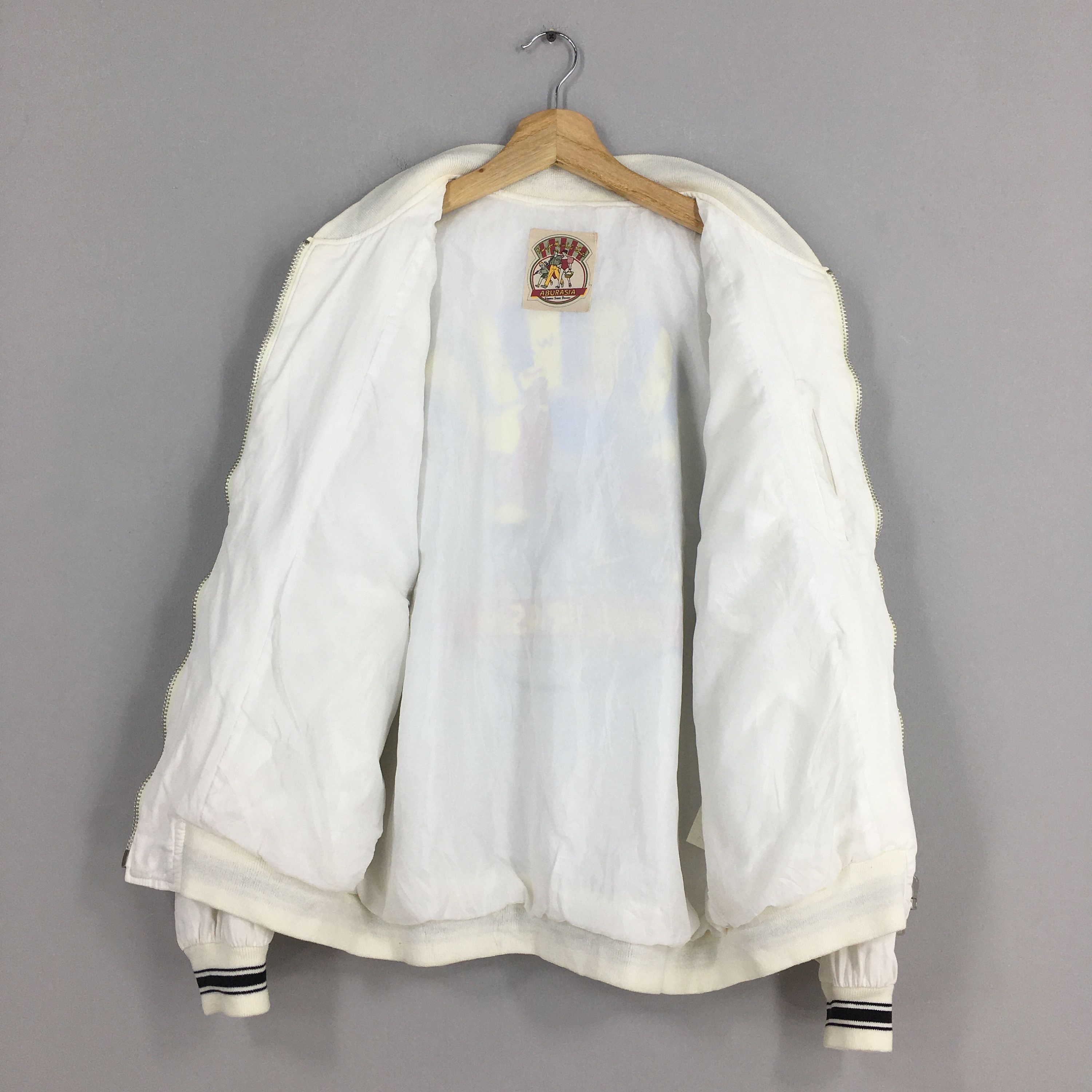 Vintage Vintage Virginia State Resort White Light Jacket XLarge Size US XL / EU 56 / 4 - 9 Thumbnail