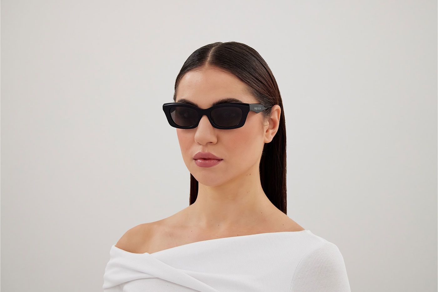 Alexander McQueen ALEXANDER MCQUEEN black rectangular acetate sunglasses Size ONE SIZE - 2 Thumbnail