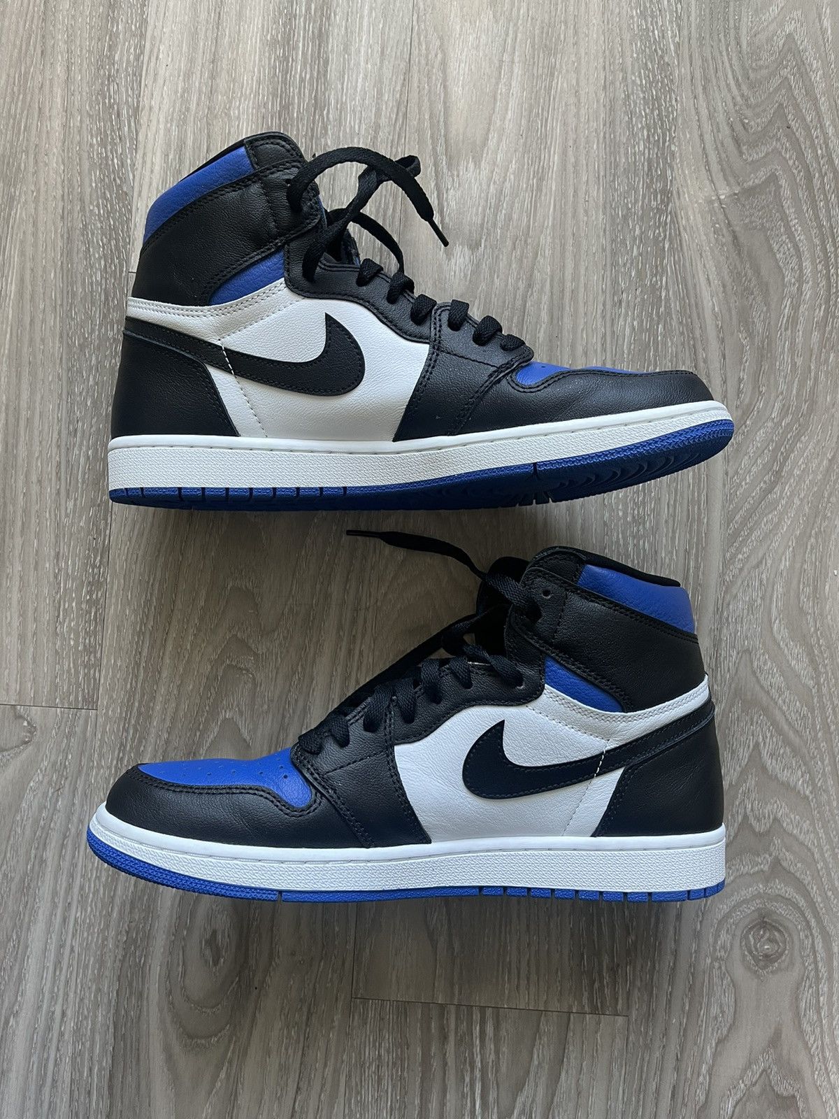 Jordan Brand Air Jordan 1 Retro High OG: Royal Toe (11M) Size US 11 / EU 44 - 2 Thumbnail