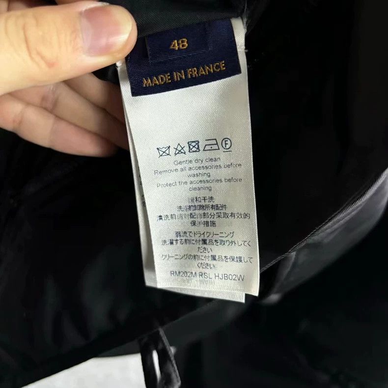Louis Vuitton Louis Vuitton Black nigo logo mountain aviator casual hoode Size US M / EU 48-50 / 2 - 3 Thumbnail