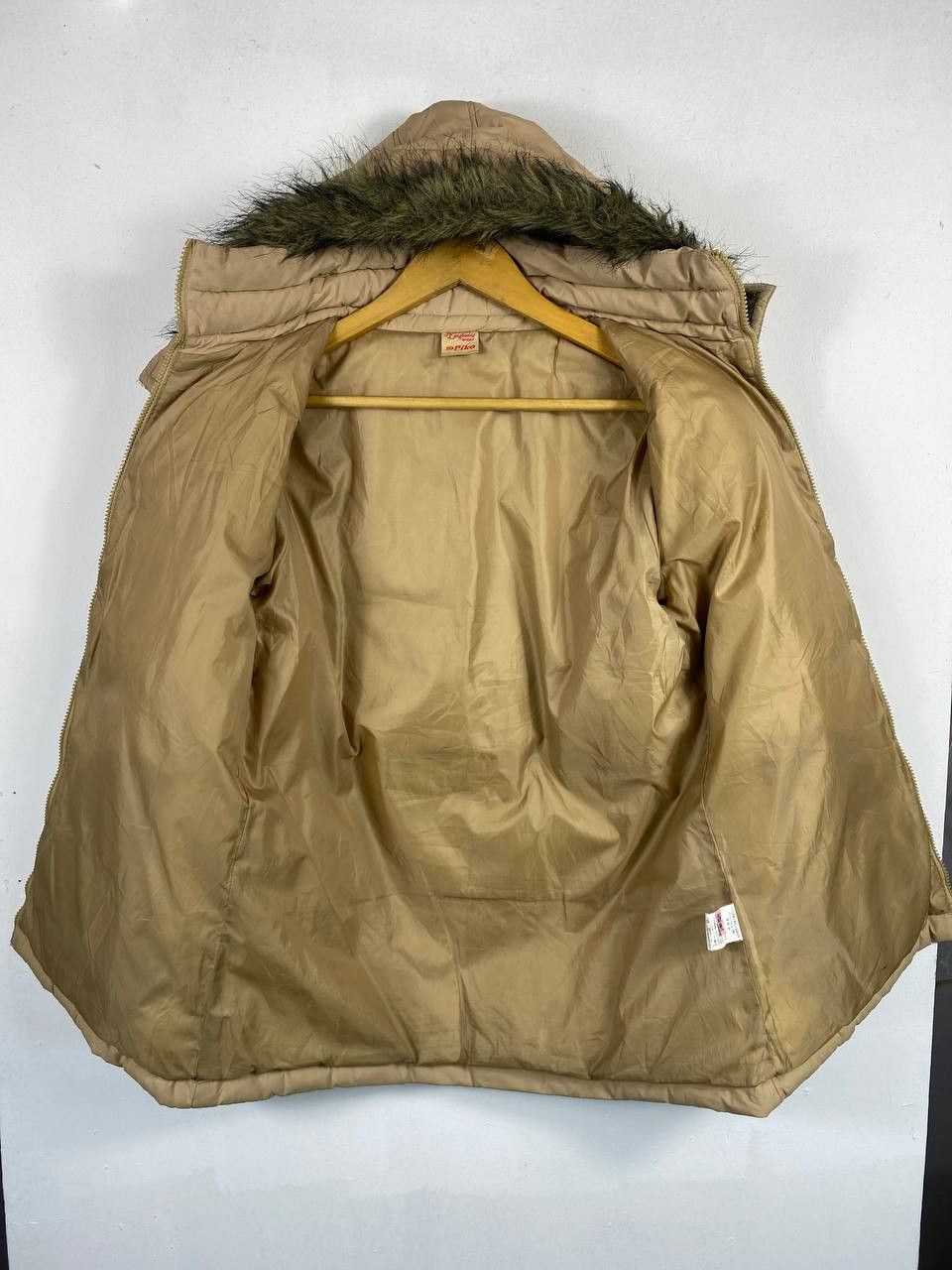 Japanese Brand piko hawaiian longboard wear puffer jacket nice design Size US M / EU 48-50 / 2 - 5 Thumbnail