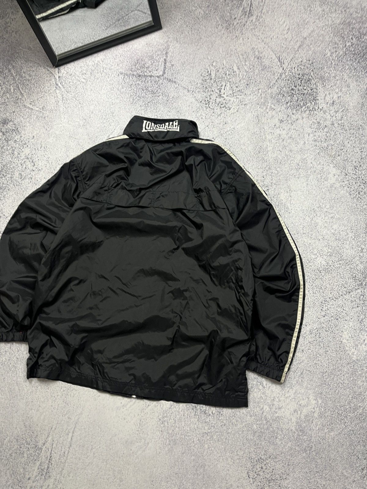 Lonsdale Vintage Lonsdale UK Retro Windbreaker Track Light Jacket Size US L / EU 52-54 / 3 - 16 Thumbnail
