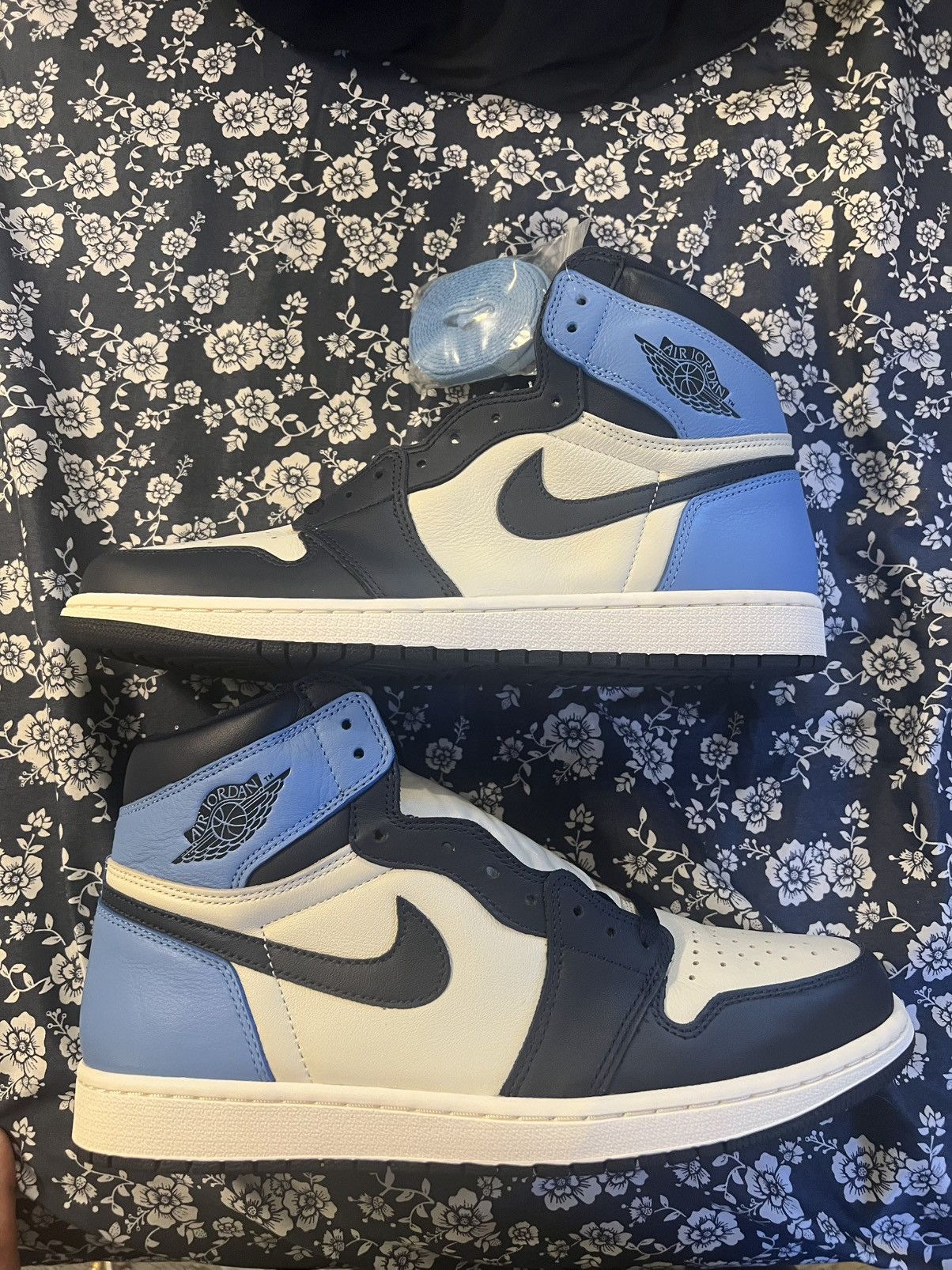 Nike Jordan 1 Retro High OG Obsidian Size US 11.5 / EU 44-45 - 1 Thumbnail