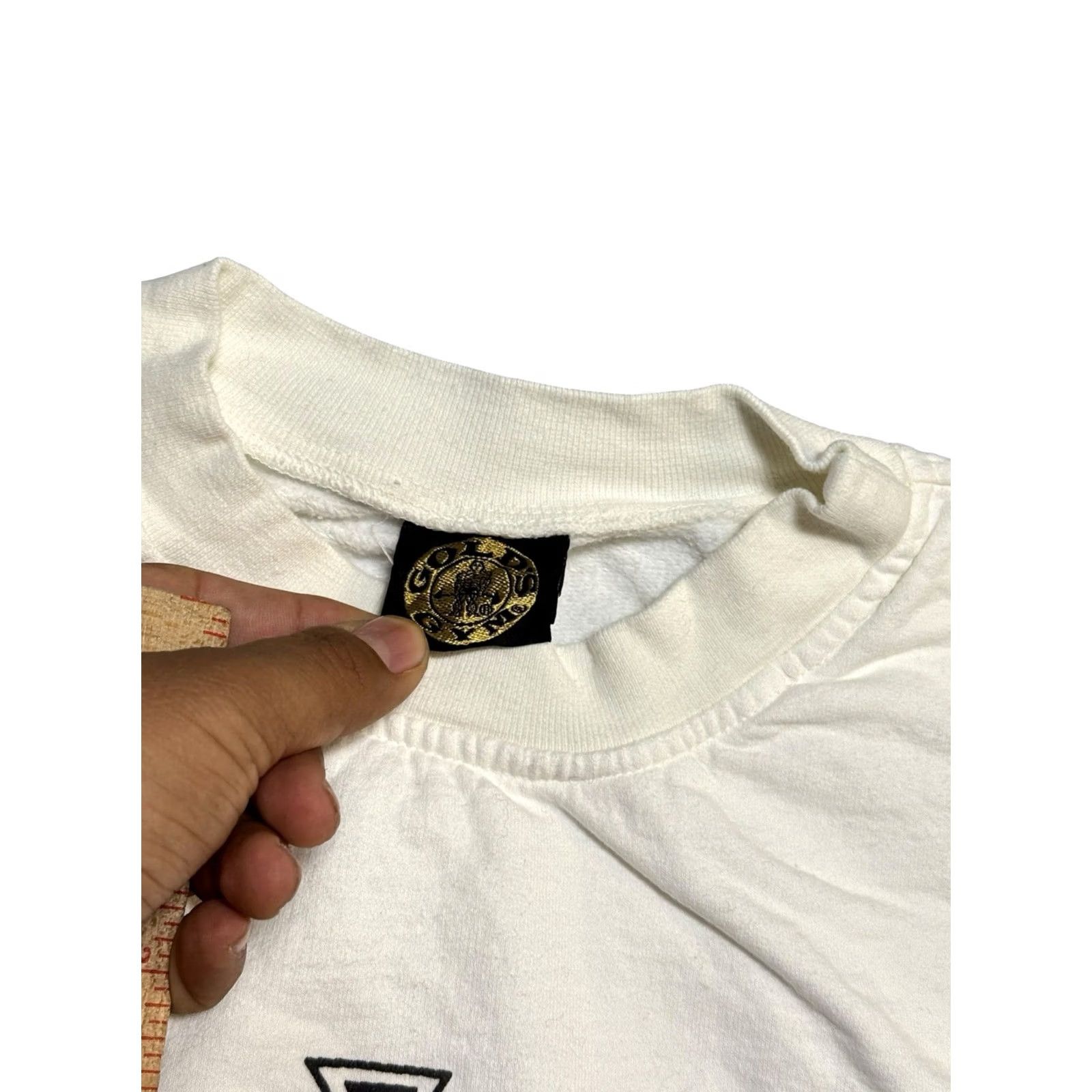 Vintage VINTAGE Golds Gym Sweatshirt L White Rare Honolulu Hawaii Mens Size US L / EU 52-54 / 3 - 5 Thumbnail