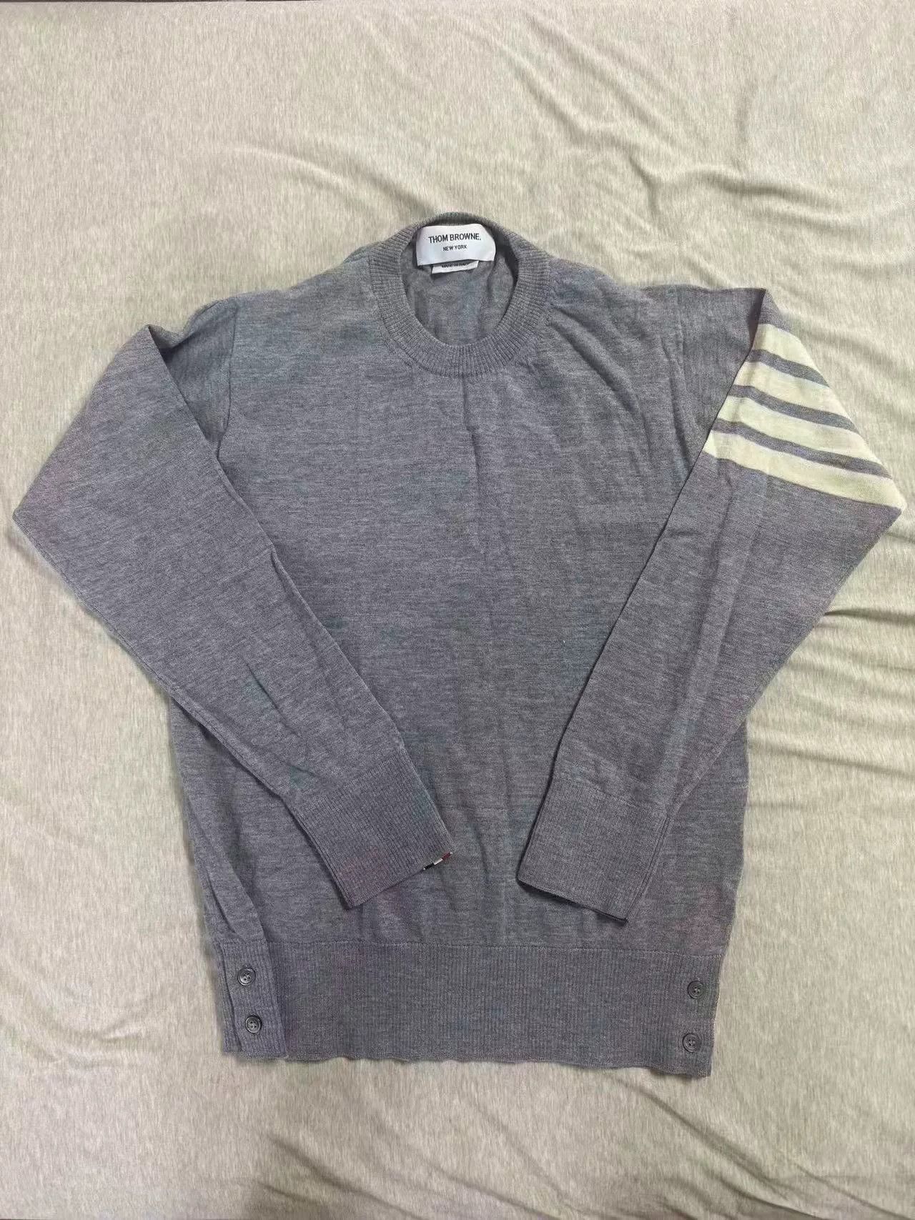 Thom Browne Thom Browne Women's Cashmere Wool Sweater Size S / US 4 / IT 40 - 1 Thumbnail