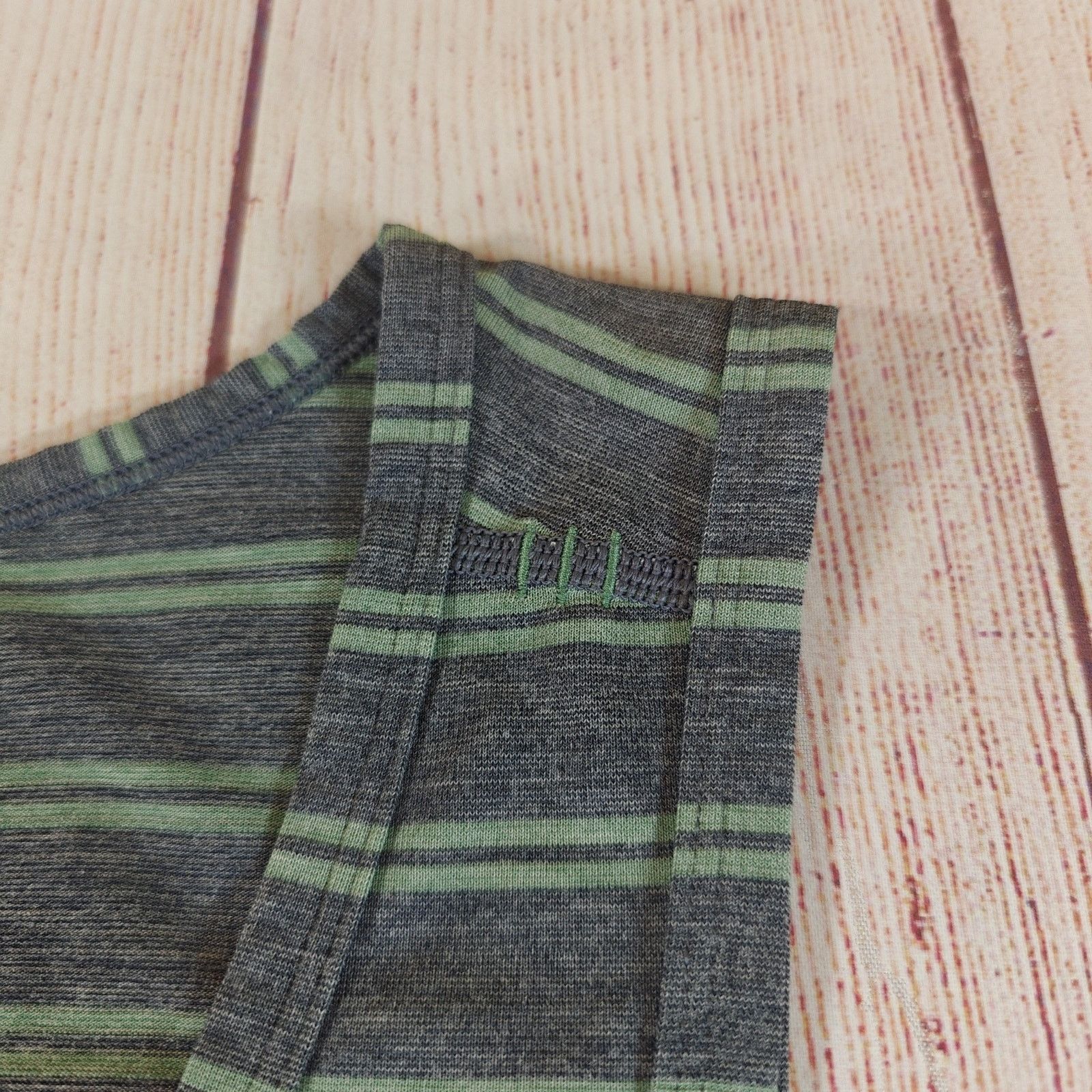 Lululemon Lululemon T.H.E. Tank sz L Size US L / EU 52-54 / 3 - 5 Thumbnail
