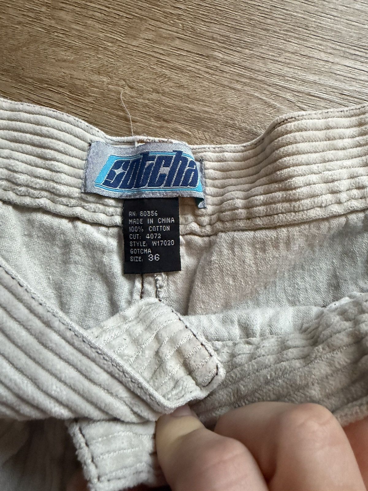 Gotcha Vintage Gotcha Corduroy Shorts Size US 36 / EU 52 - 2 Thumbnail