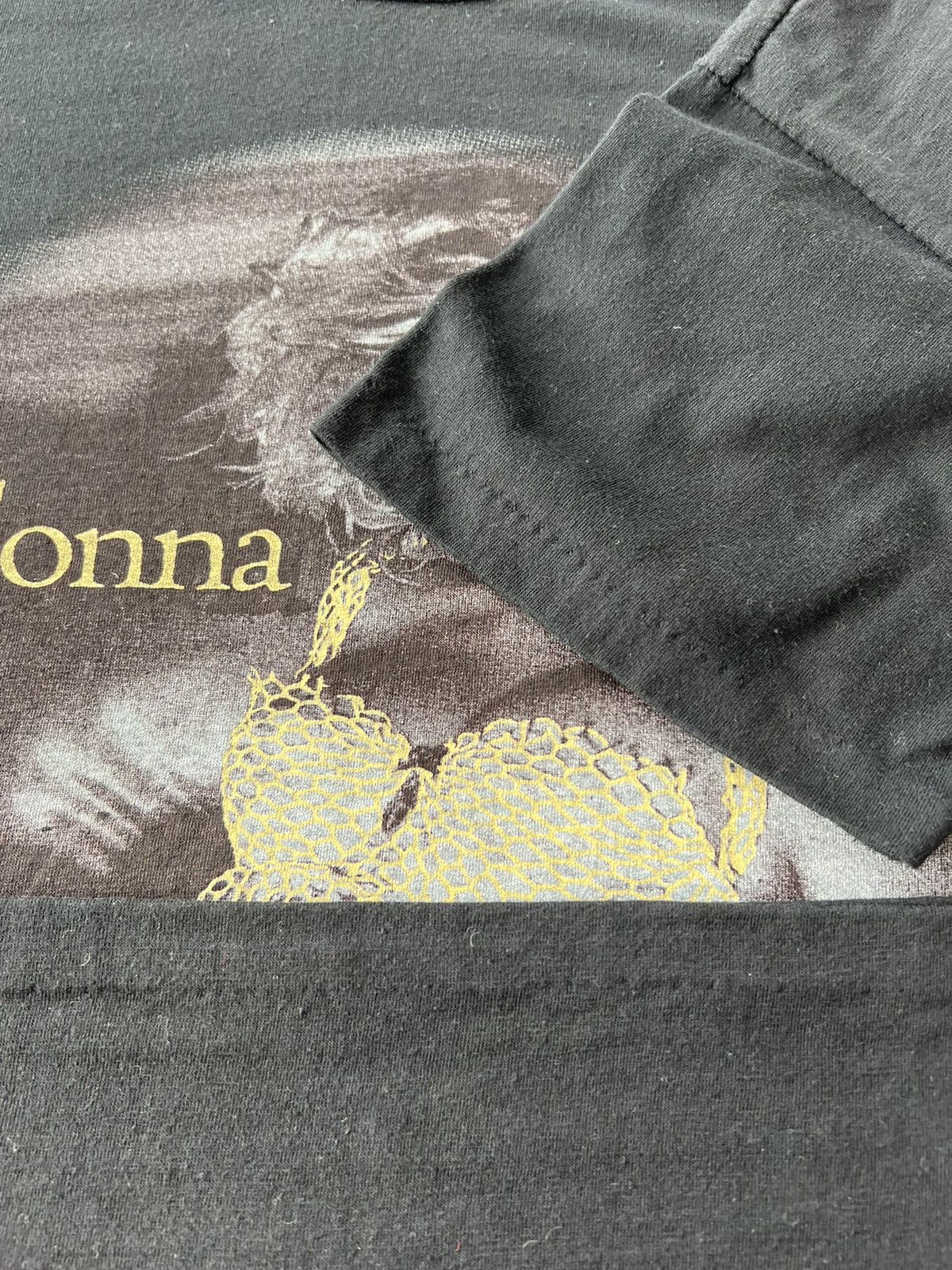 Band Tees Vintage 1985 Madonna Pop Rock Music 80s Black T-shirt Size US L / EU 52-54 / 3 - 8 Thumbnail