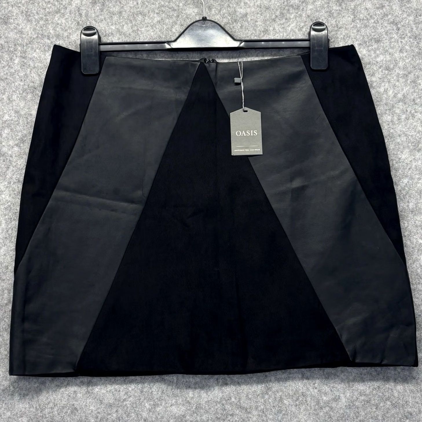Vintage Oasis Mini Skirt UK16 Black Faux Leather Fabric Panel Contrast New With Defects Skirt Womens UK16 Black Faux Leather Panel Contrast Size 38" / US 16 / IT 52 - 2 Thumbnail