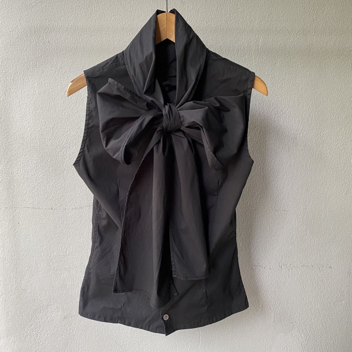 Japanese Brand ATSURO TAYAMA A/T Black Sleeveless Blouse with Large Bow Size S / US 4 / IT 40 - 13 Thumbnail