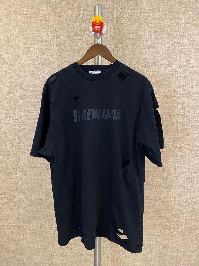 Balenciaga Balenciaga Letter Print Crew Neck Ripped Short Sleeve T-Sh Size US XS / EU 42 / 0 - 2 Thumbnail