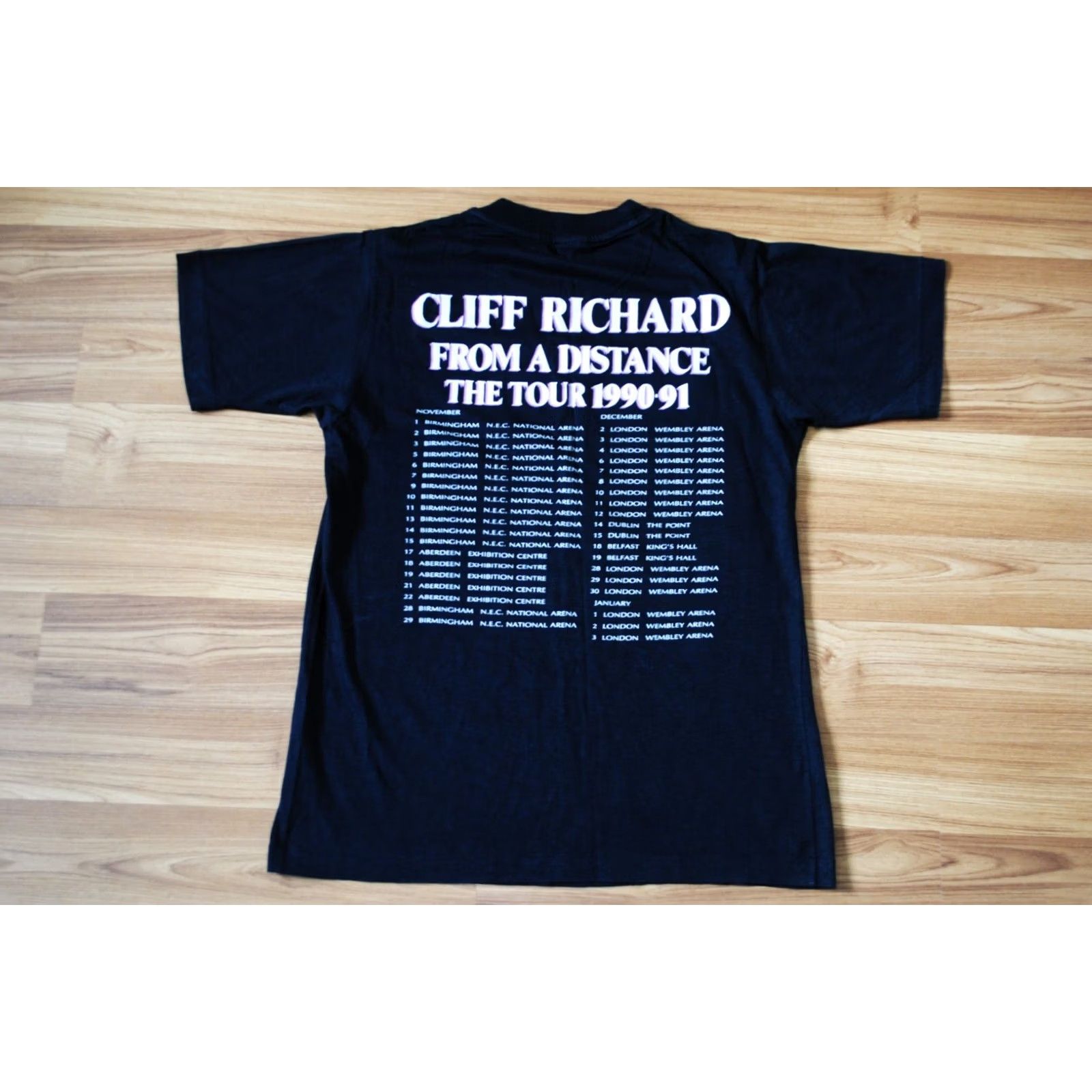 Vintage VINTAGE CLIFF RICHARD FROM THE DISTANCE THE TOUR 1990-1991 T-SHIRT SIZE MENS MEDIUM VTG Size US M / EU 48-50 / 2 - 5 Thumbnail