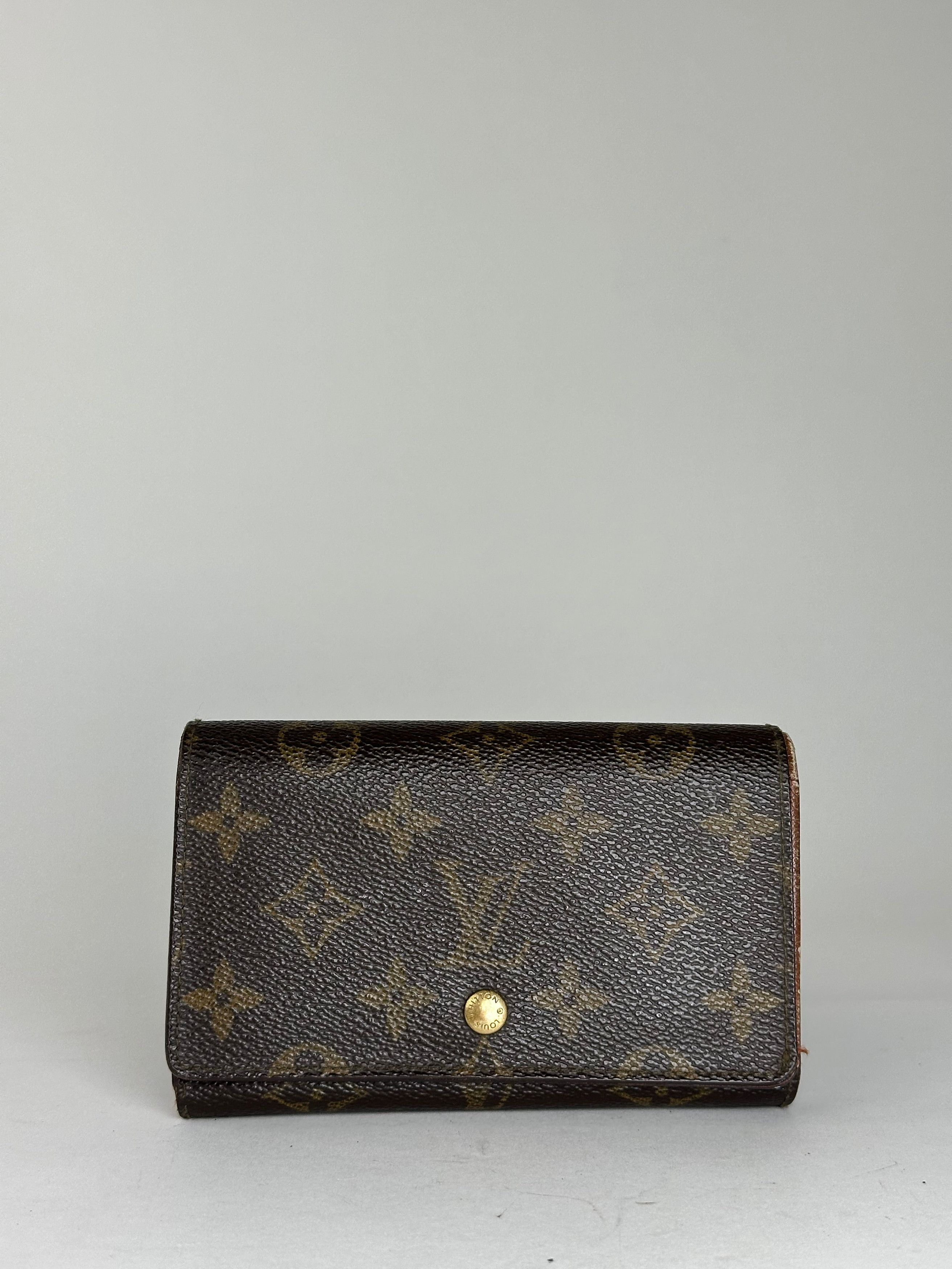 Louis Vuitton Monogram Canvas Wallet Brown Size ONE SIZE - 1 Thumbnail