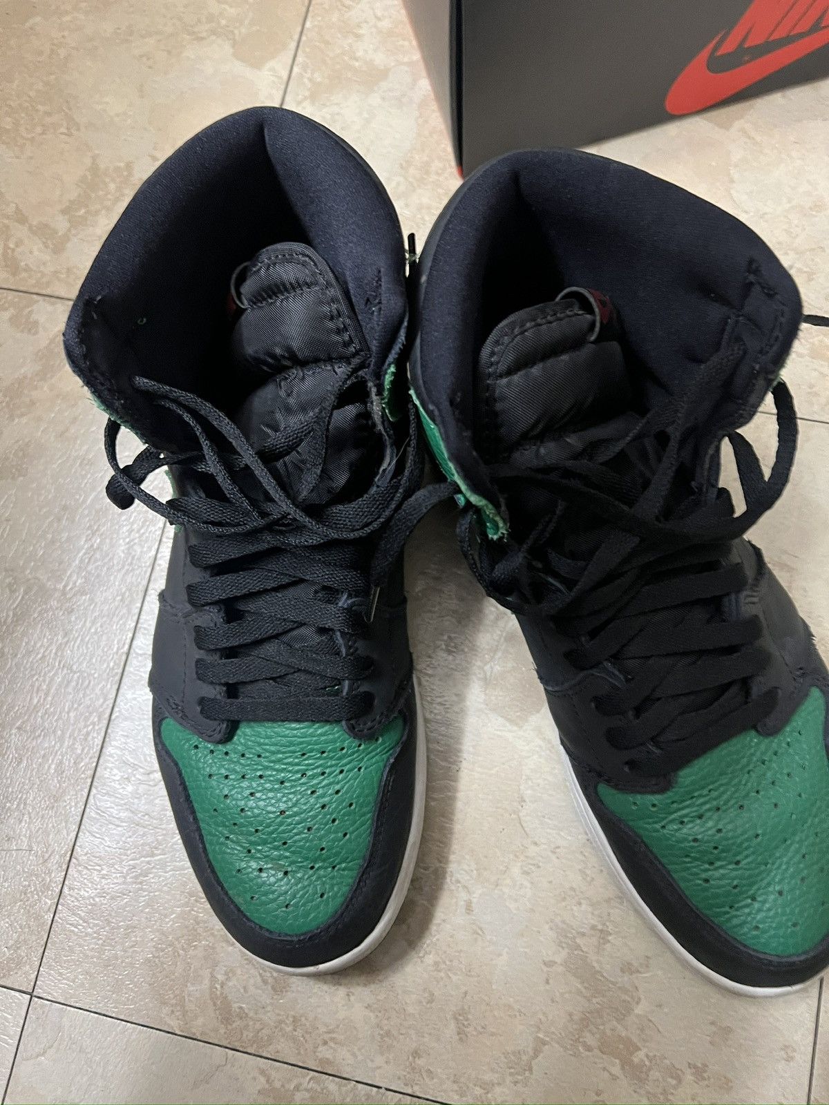 Jordan Brand Air jordan 1 high pine green 2.0 Size US 10.5 / EU 43-44 - 3 Thumbnail