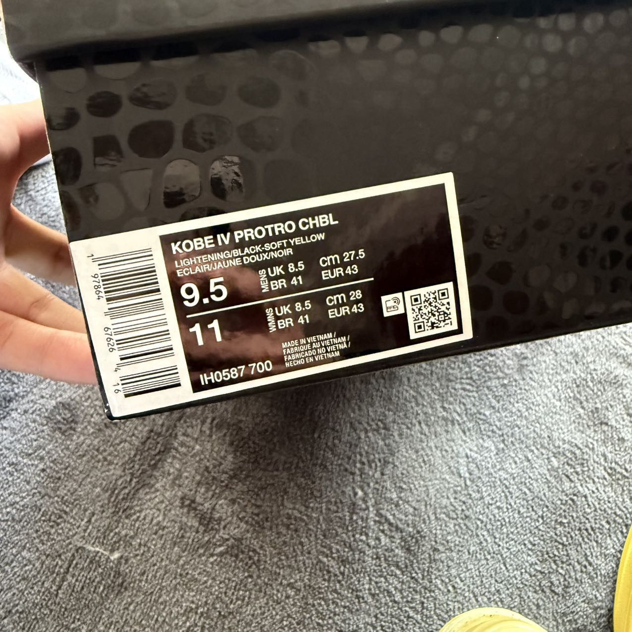 Nike Kobe 4 CHBL protro Size US 9 / EU 42 - 9 Thumbnail