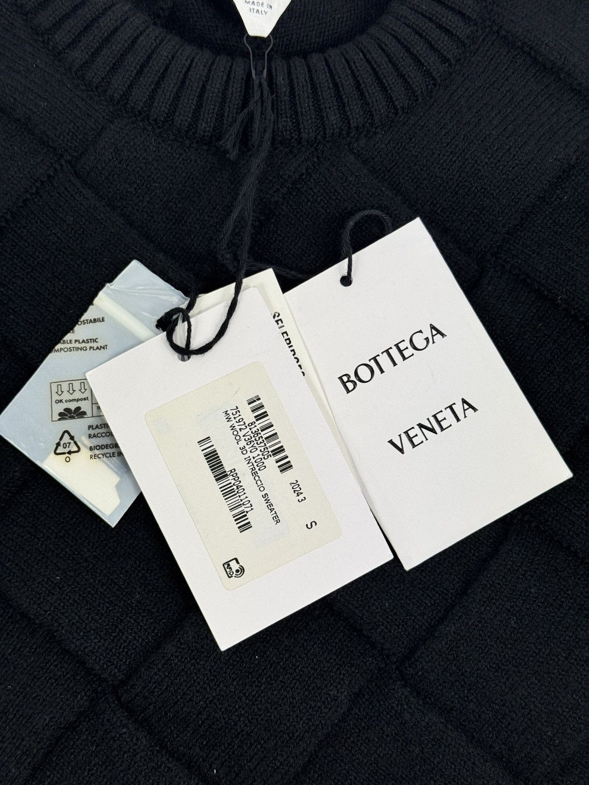 Bottega Veneta WOOL 3D INTRECCIO OVERSIZED SWEATER Size US S / EU 44-46 / 1 - 9 Thumbnail