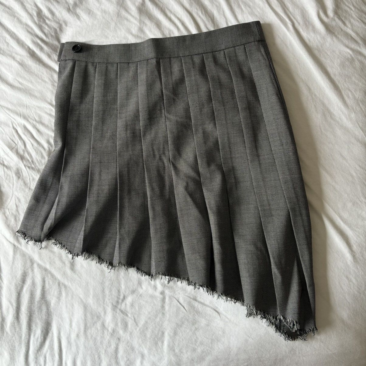 Helmut Lang helmut lang asymmetrical pleated skirt Size 30" / US 8 / IT 44 - 6 Thumbnail