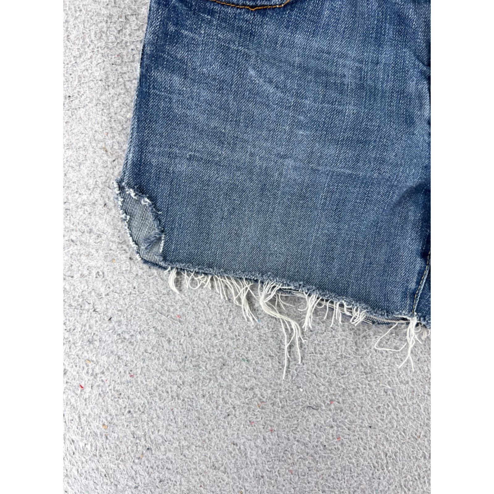Vintage Blue Cult Shorts Womens 27 Denim Cut-Off Low Rise 27x4 Blue Cotton Blend 5-Pocket Size 27" / US 4 / IT 40 - 3 Thumbnail