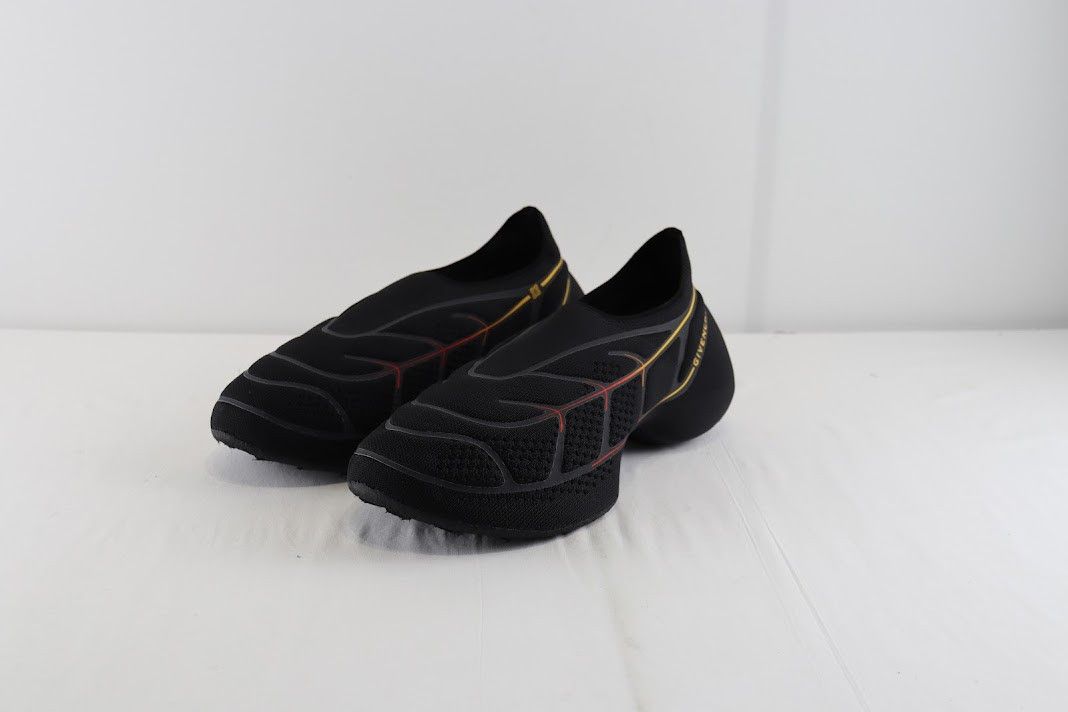 Givenchy o1rshd1 TK-360 Plus Sneaker in Black Size US 11 / EU 44 - 9 Thumbnail