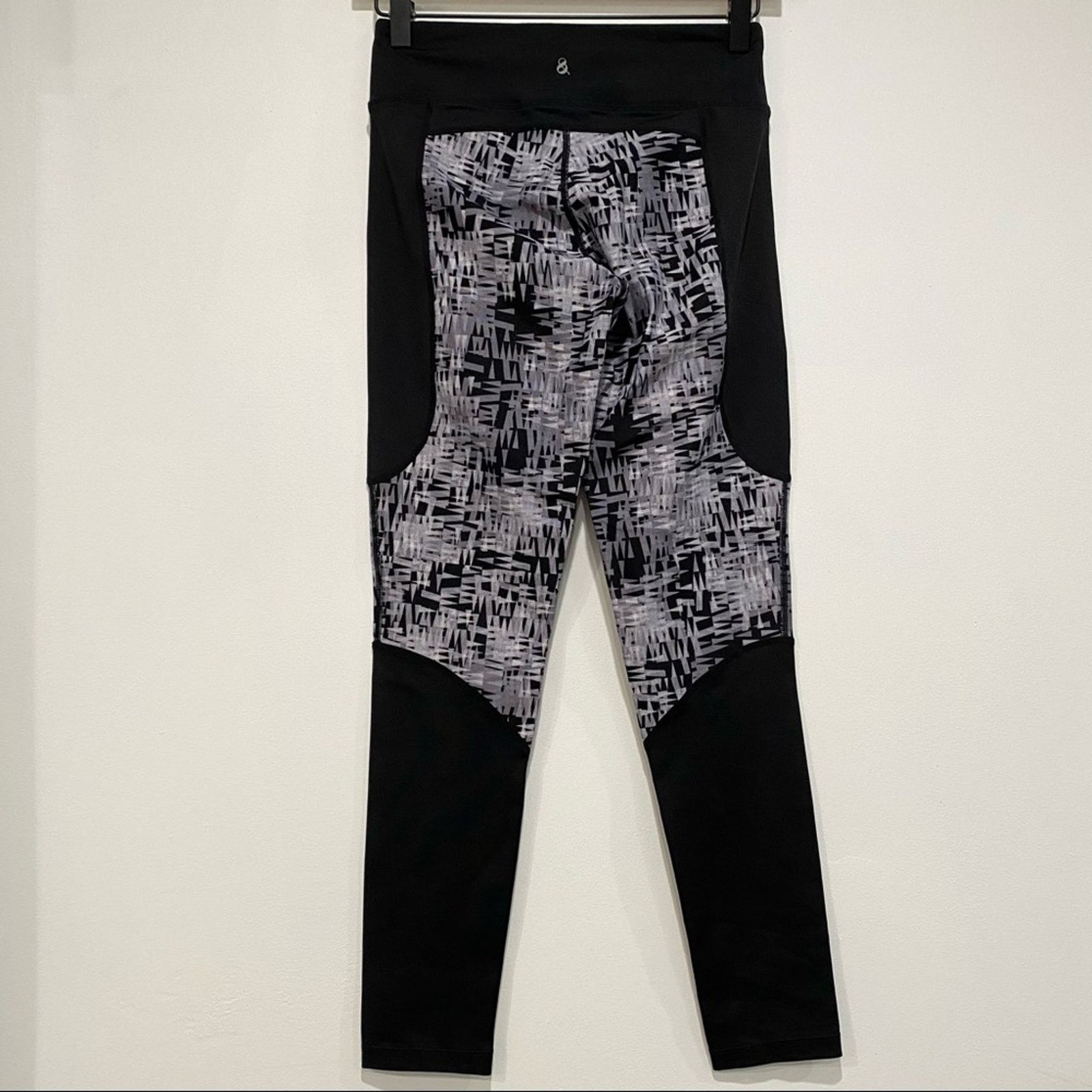 Lou & Grey Lou & Grey Black Gray Etchblock Patterned Leggings Size 27" / US 4 / IT 40 - 5 Thumbnail