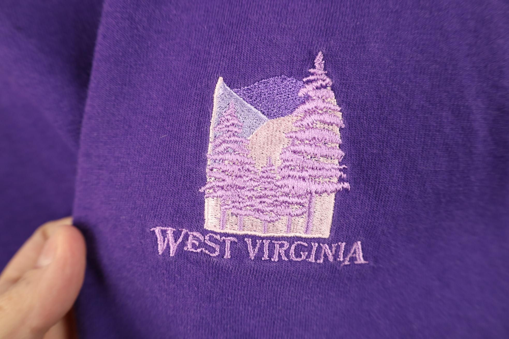 Vintage Vintage 90s Streetwear West Virginia T-Shirt Cotton USA Size US L / EU 52-54 / 3 - 4 Thumbnail