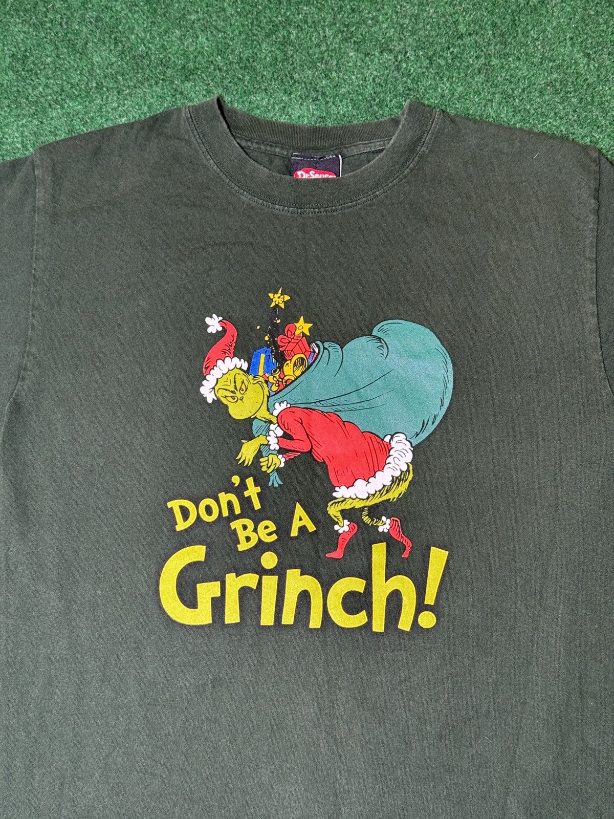 Vintage Vintage Y2K Don’t Be A Grinch Dr. Suess Christmas T Shirt Size US M / EU 48-50 / 2 - 2 Thumbnail