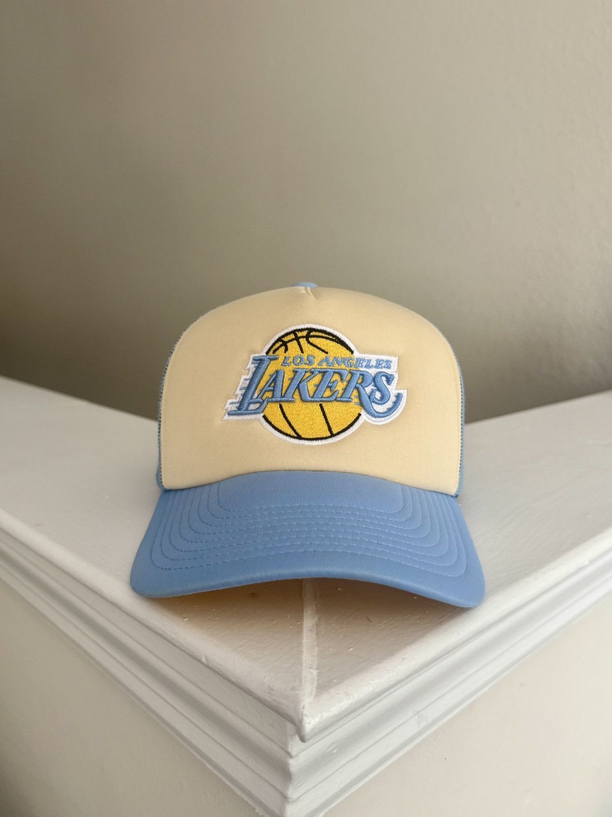 Mitchell & Ness Los Angeles Lakers Trucker Hat Size ONE SIZE - 1 Thumbnail