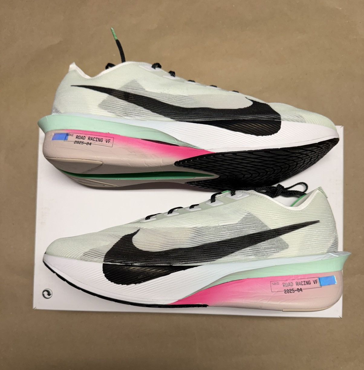 Nike Zoom X Vaporfly Next 4% Men’s 14 running shoes NEW!