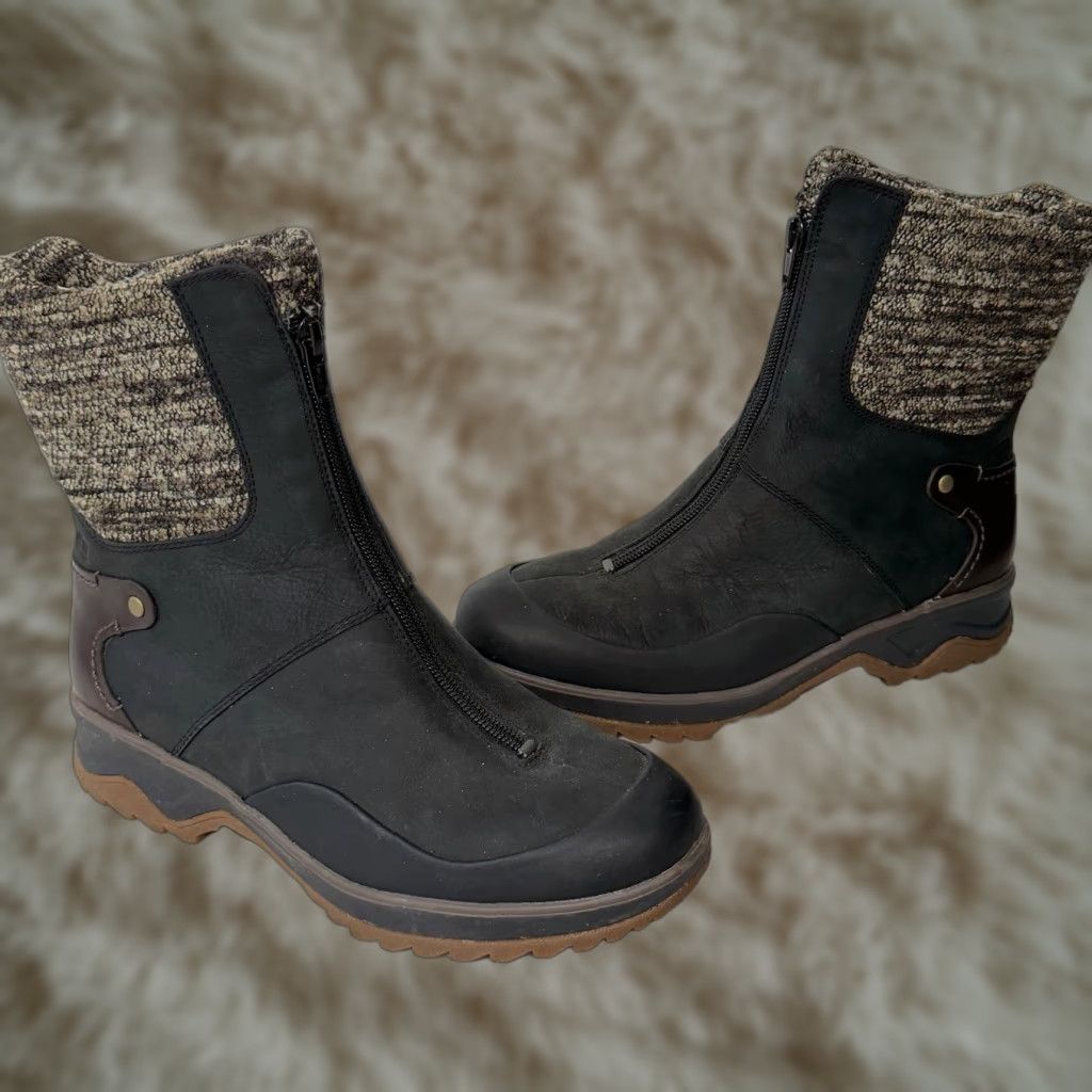 Merrell VINTAGE Merrell Women's ZipOn Warm Winter Boots Eventyr Bond Black Leather Size US 8 Size US 8 / IT 38 - 1 Thumbnail