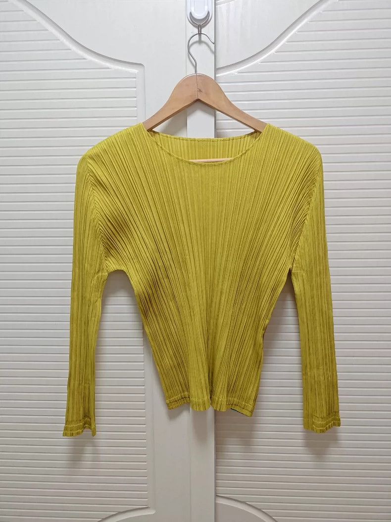 Issey Miyake Issey Miyake Yellow pleated top Size L / US 10 / IT 46 - 1 Thumbnail