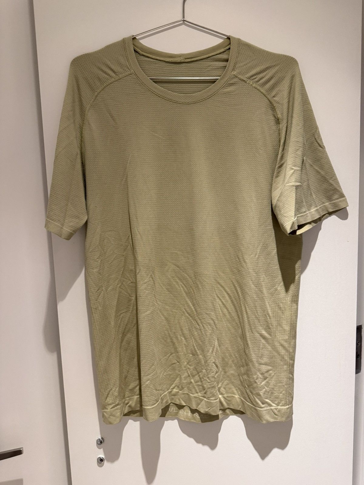 Lululemon Lululemon Short Sleeve Shirt Size US S / EU 44-46 / 1 - 1 Thumbnail