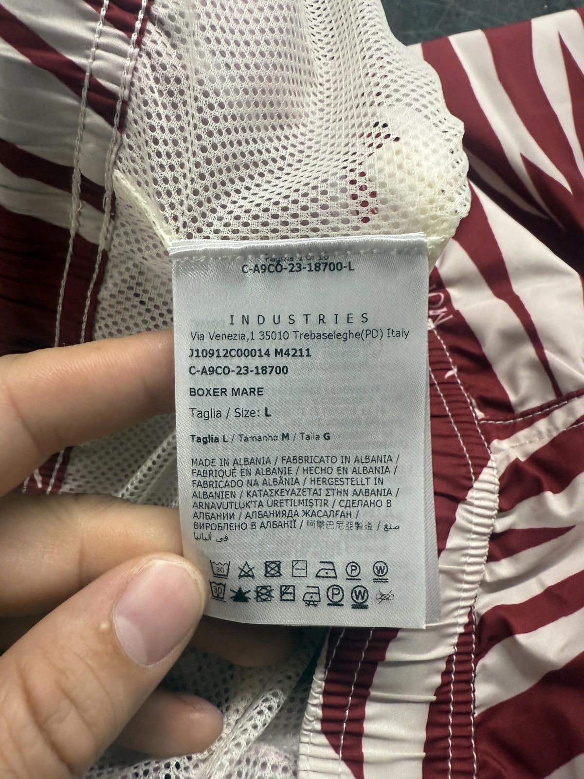 Moncler Moncler Men’s Swim Shorts Red Pattern Size L Size US 34 / EU 50 - 9 Thumbnail