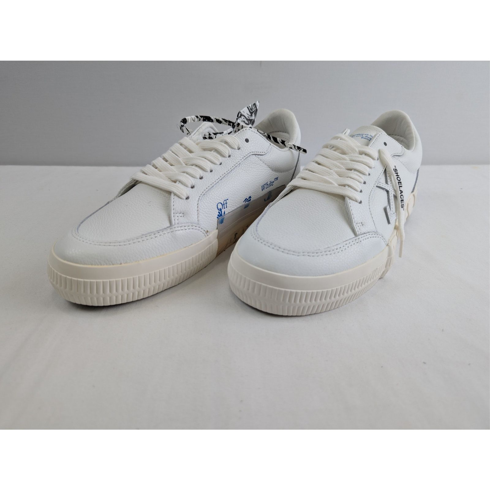 o1rshd1 Low Vulcanized Leather Sneakers in White