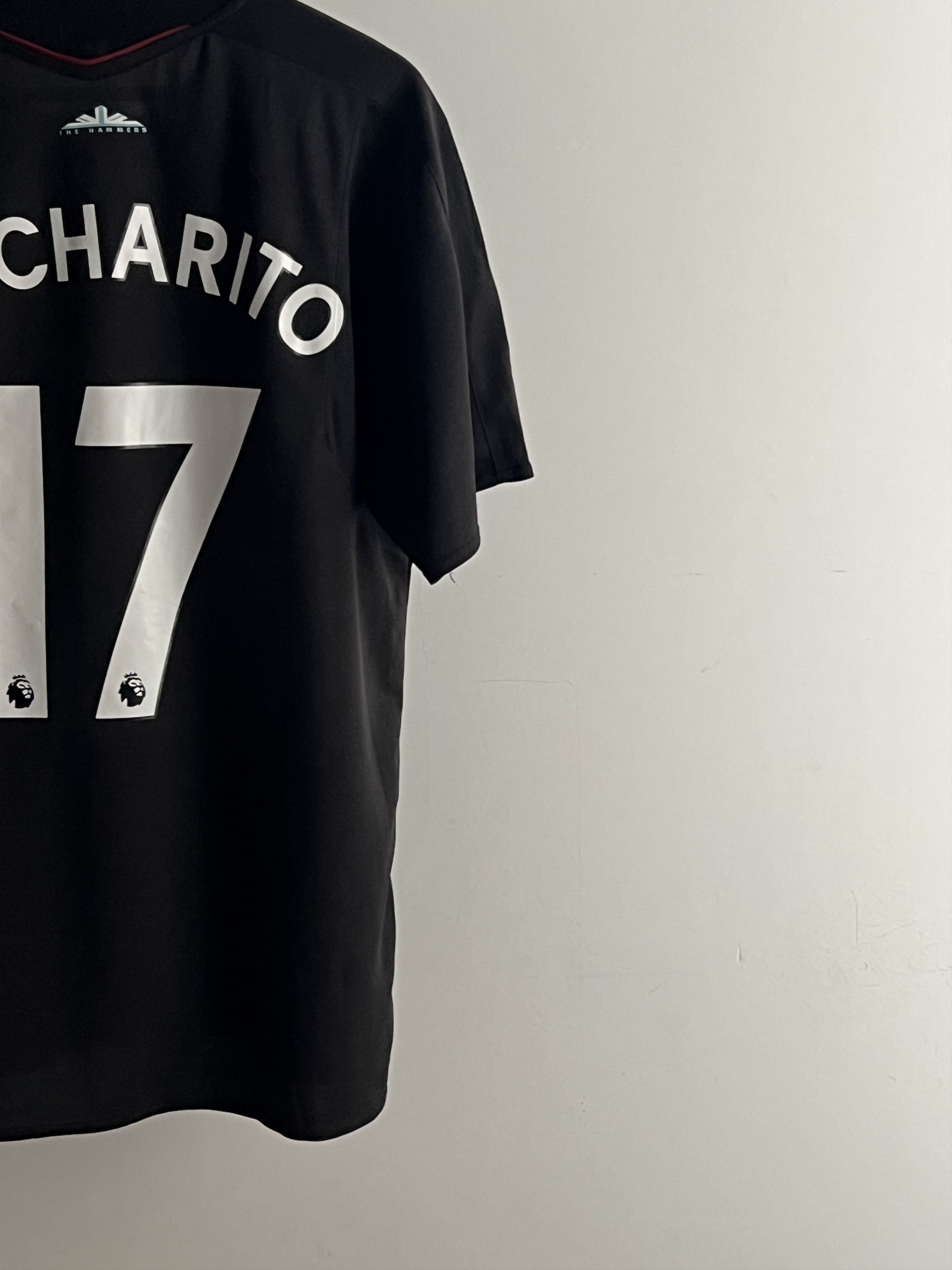 Umbro Soccer Jersey Chicharito 17 West Ham United Vintage Rare Size US M / EU 48-50 / 2 - 4 Thumbnail
