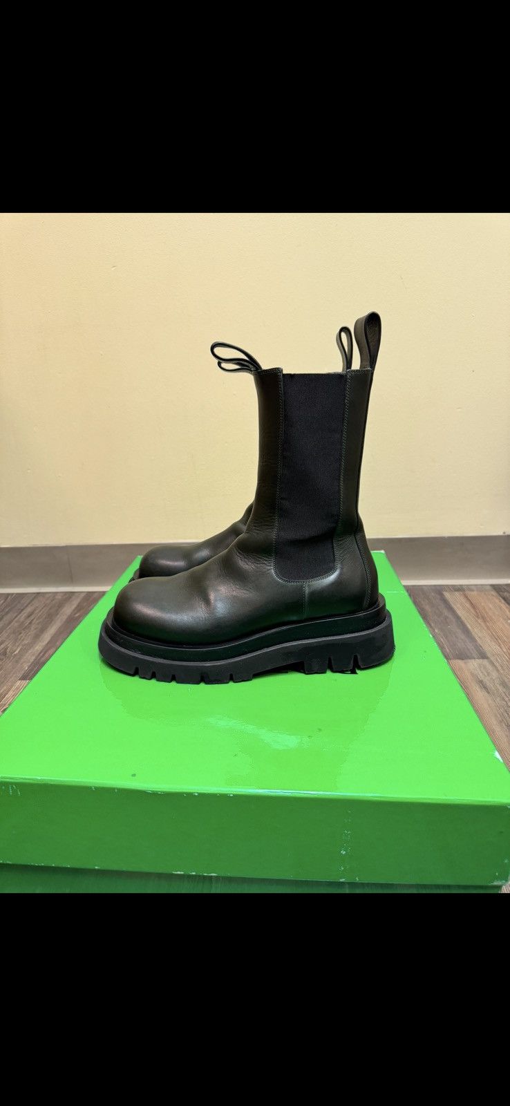 Bottega Veneta 100% AUTHENTIC BOTTEGA CHELSEA BOOTS OLIVE/BLACK SZ 40 Size US 7 / EU 40 - 4 Thumbnail