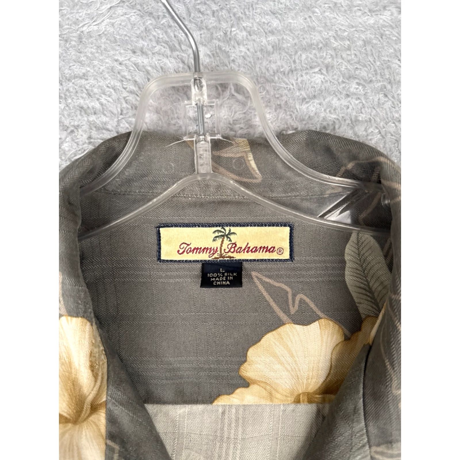 Tommy Bahama Tommy Bahama Shirt Men L Gray Floral Button-Up Silk Hawaiian Aloha Beach Vacation 100% Silk Relaxed Short Sleeve Mens Size US L / EU 52-54 / 3 - 7 Thumbnail