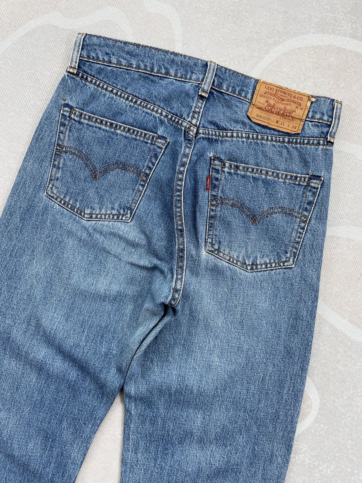 Levi's Vintage Levis 509 Straight Jeans (LG146) Size US 30 / EU 46 - 2 Thumbnail