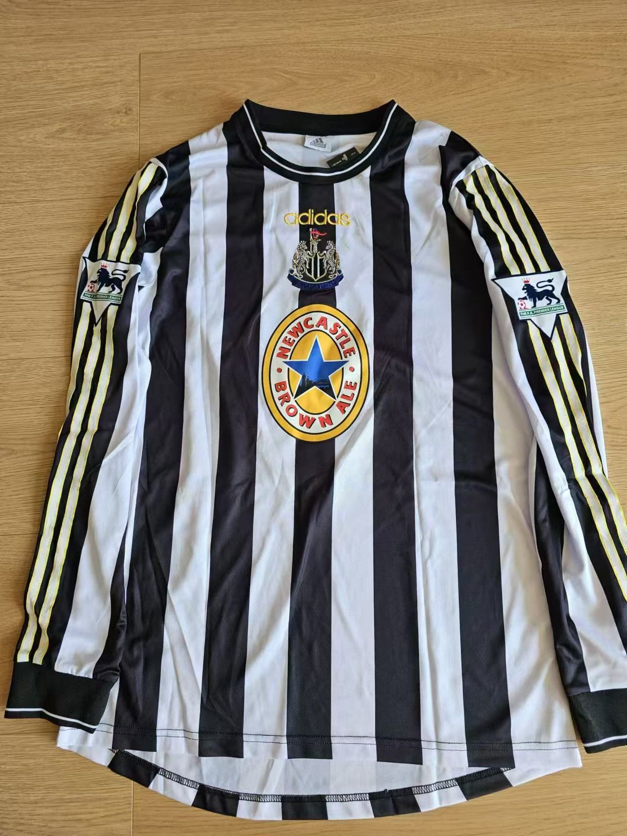 Other 1997-1999 Newcastle #9 Alan Shearer Jersey | Grailed