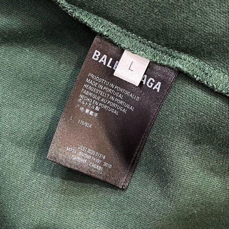 Balenciaga Balenciaga Green double sleeve T-shirt Size US L / EU 52-54 / 3 - 6 Thumbnail