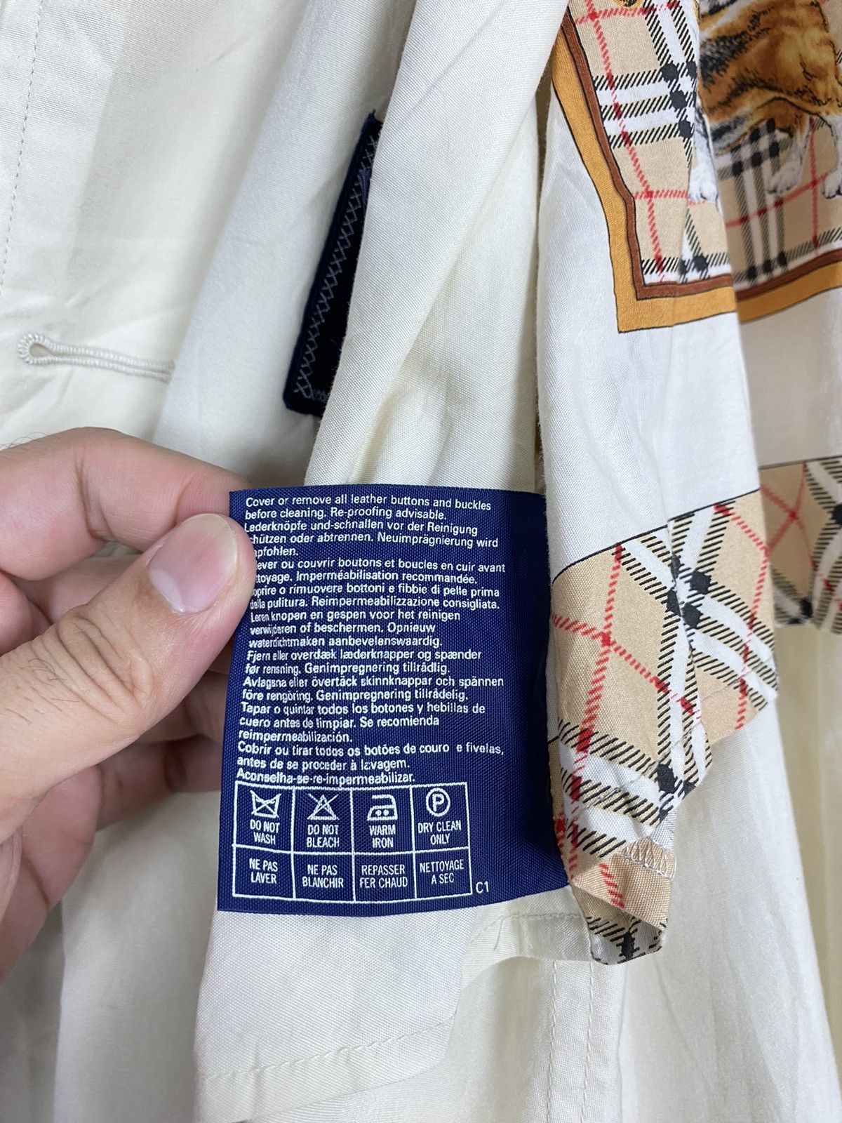 Burberry Rare‼️ Vtg Burberry’s Trench Coat Novacheck Inside England Size M / US 6-8 / IT 42-44 - 9 Thumbnail