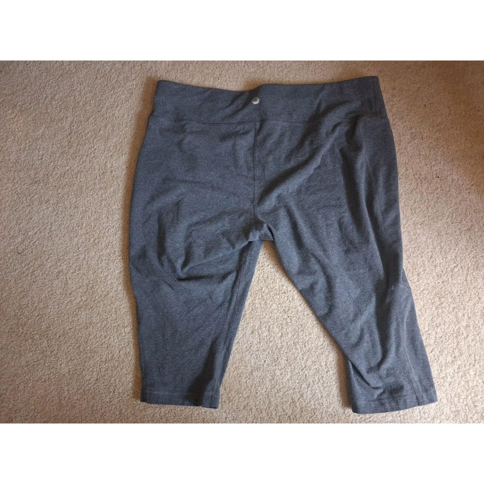 Rainbow Rainbow Curves Women's Gray Capri Athletic Pants Size 26-28 Size 26" / US 2 / IT 38 - 3 Thumbnail
