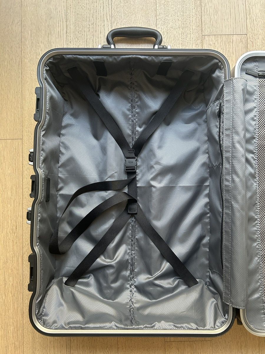 Tumi TUMI 19 Degree Black Aluminum Suitcase Size ONE SIZE - 9 Thumbnail