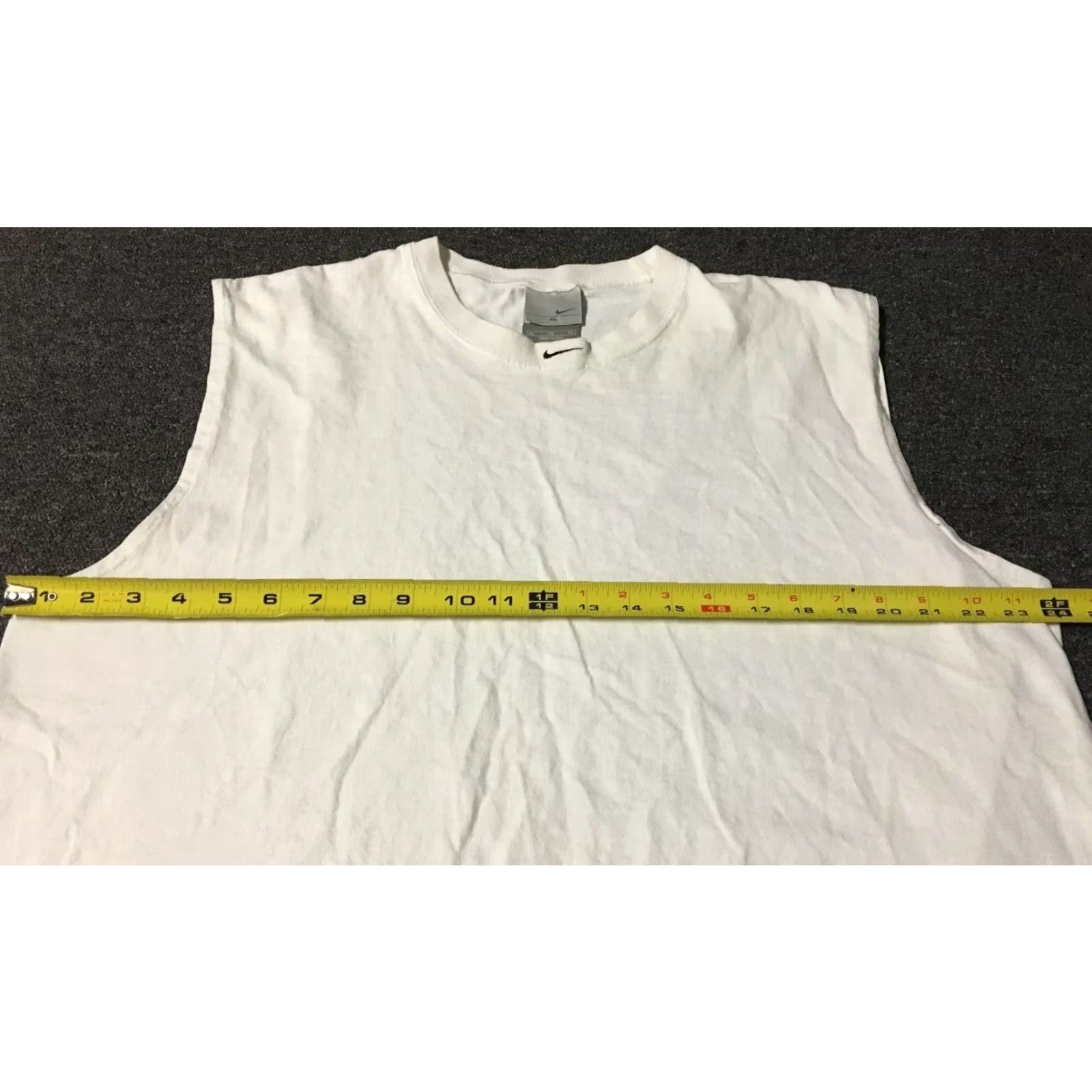 Nike VINTAGE Nike Center Swoosh Faded Tank Top XL White USA Basketball 90s Shirt Men Sleeveless Size US XL / EU 56 / 4 - 6 Thumbnail