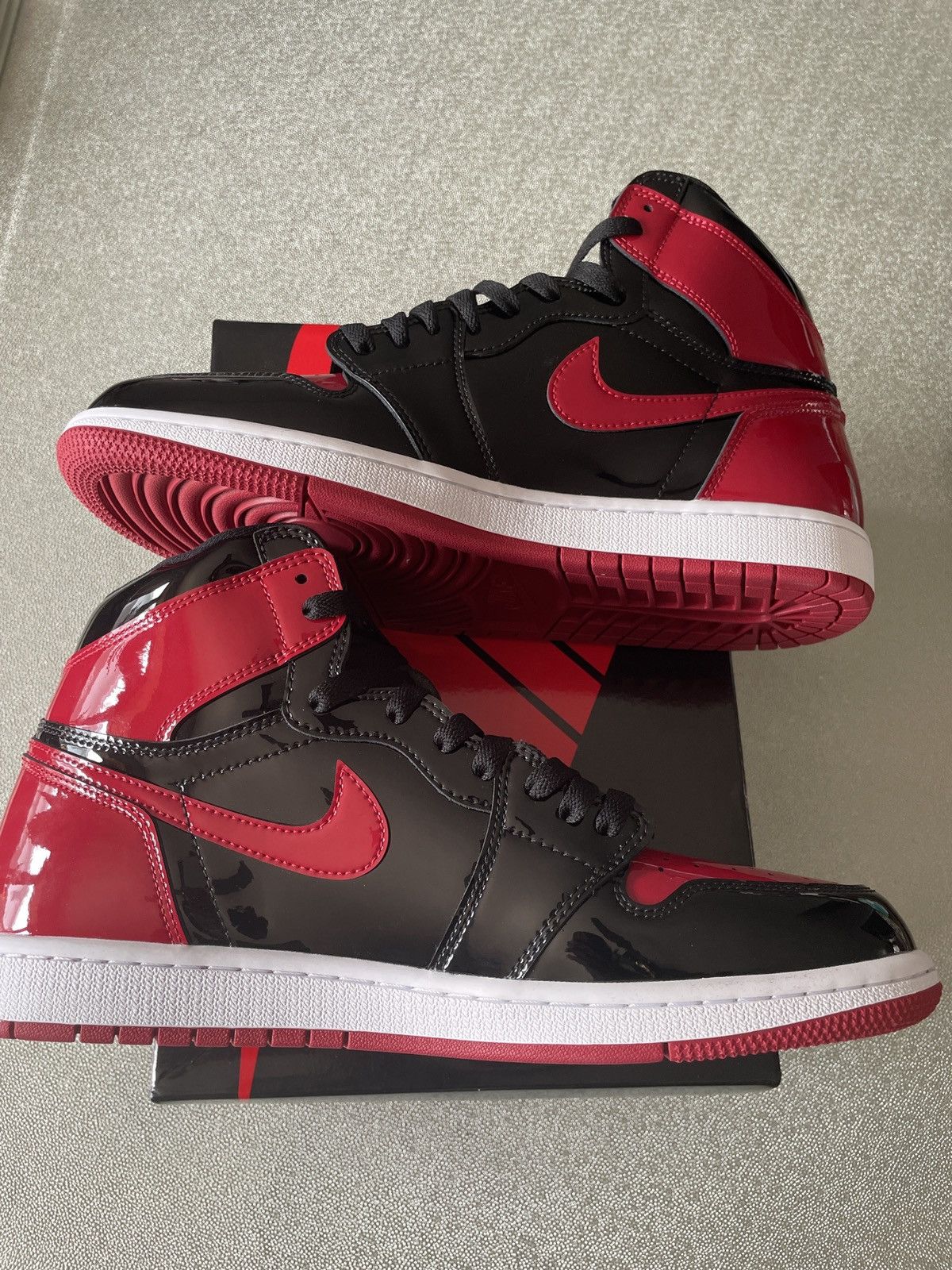 Nike Jordan 1 Retro High OG Patent Bred (DEAD STOCK) Size US 12 / EU 45 - 5 Thumbnail